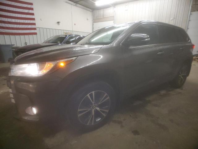Image 1 of 2018 TOYOTA HIGHLANDER LE 2018 with VIN 5TDBZRFH7JS497031