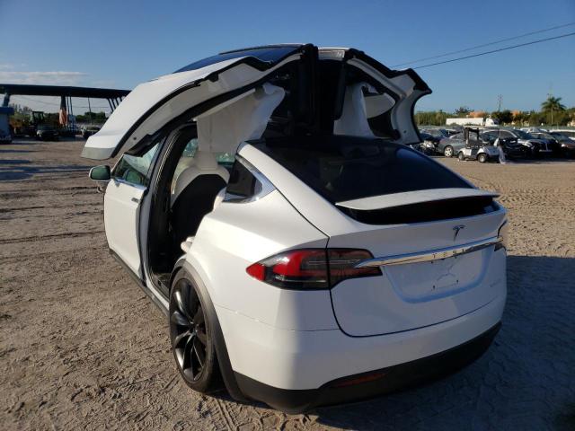 Obraz 3 z 2020 TESLA MODEL X  2020 z VIN 5YJXCBE40LF300303