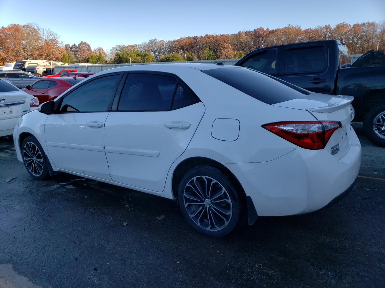 Image 2 of 2014 TOYOTA COROLLA L 2014 with VIN 5YFBURHE1EP031739