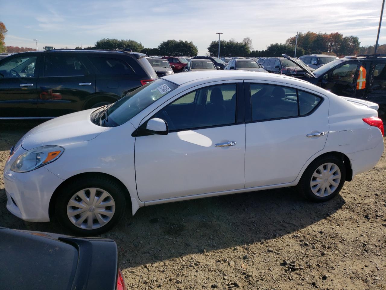 Изображение 1 2014 NISSAN VERSA S 2014 с VIN 3N1CN7AP3EL825191