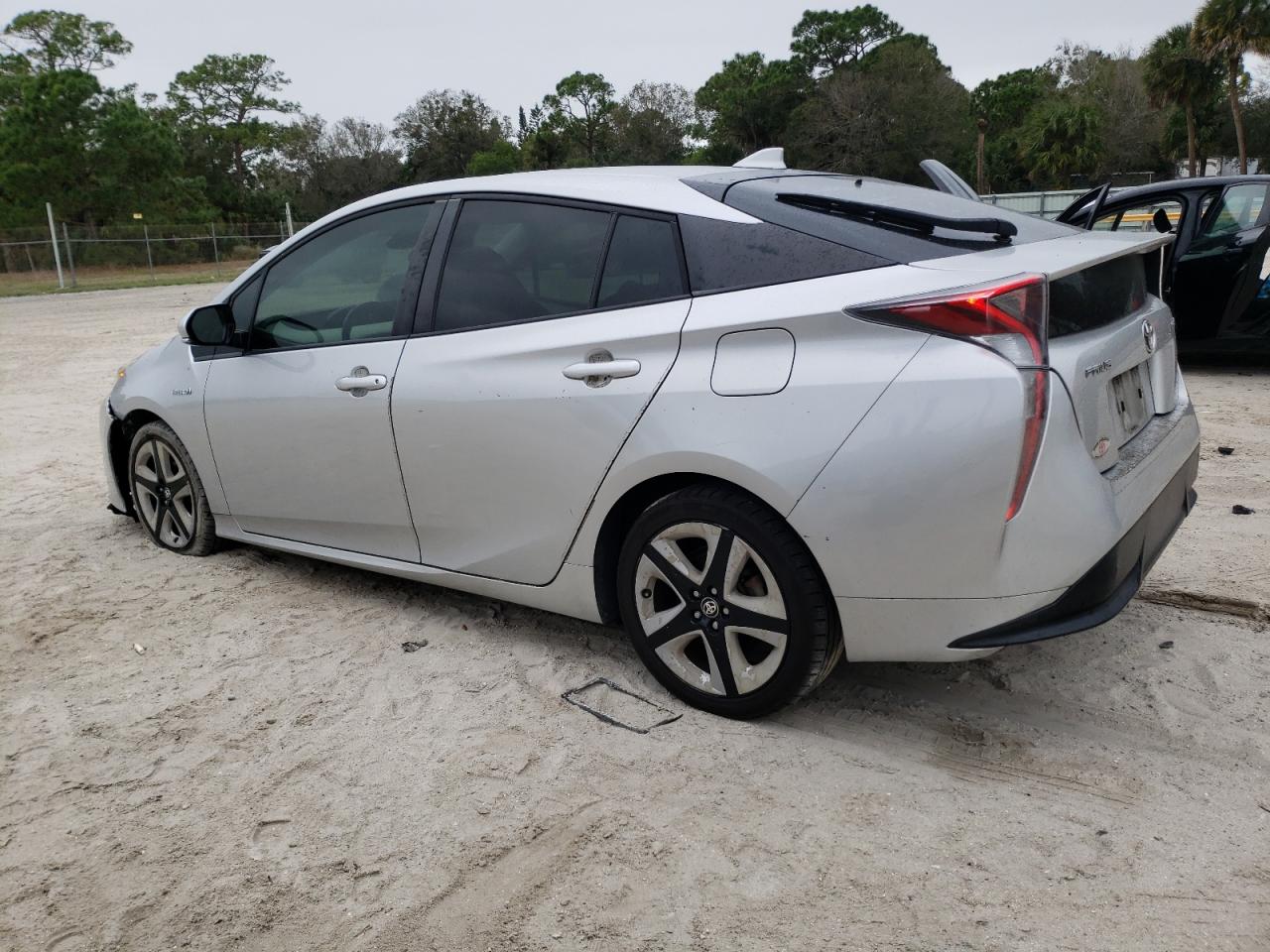 Obraz 2 z 2016 TOYOTA PRIUS  2016 z VIN JTDKARFU4G3029224