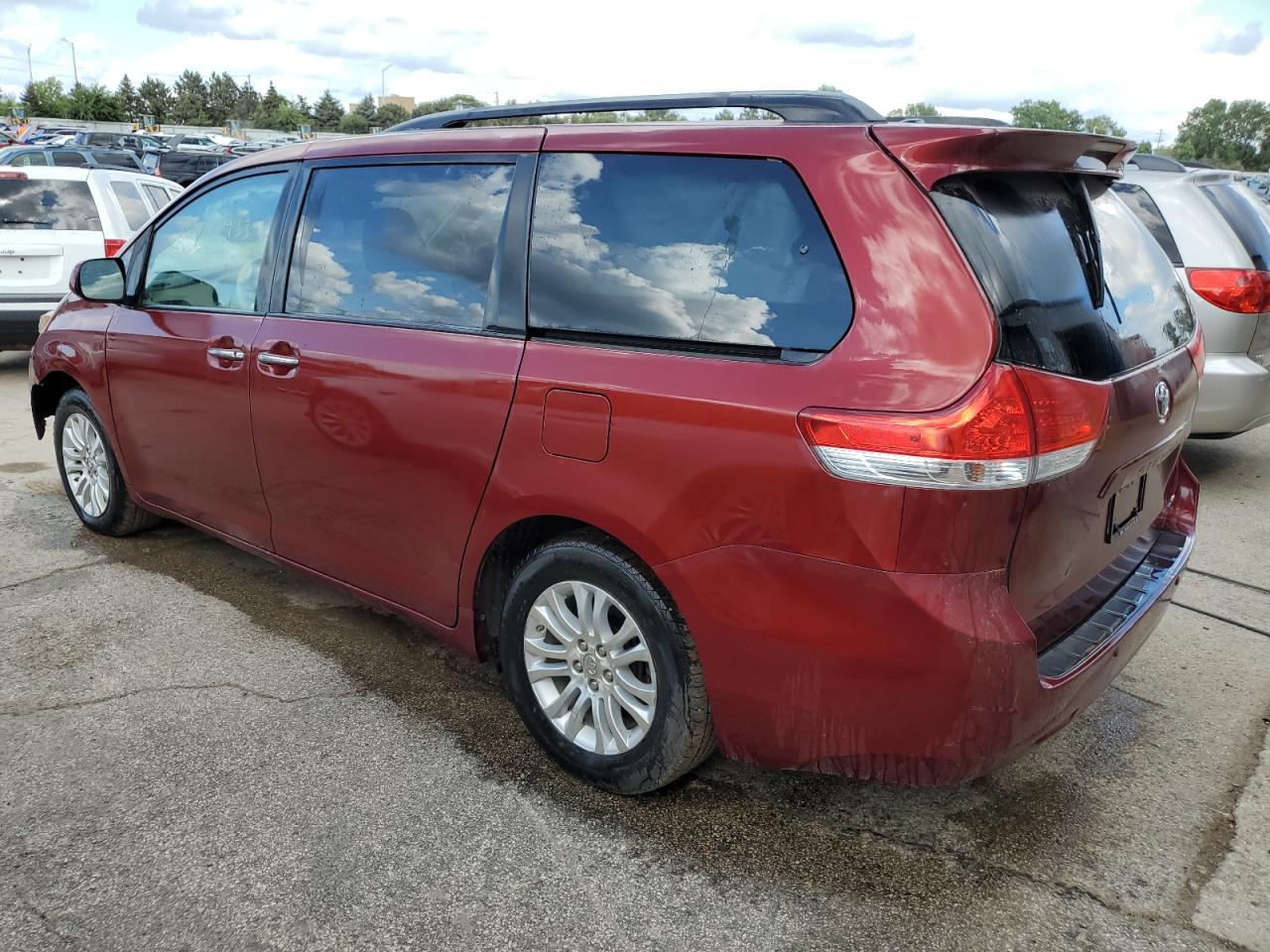Image 2 of 2012 TOYOTA SIENNA XLE 2012 with VIN 5TDYK3DCXCS239835