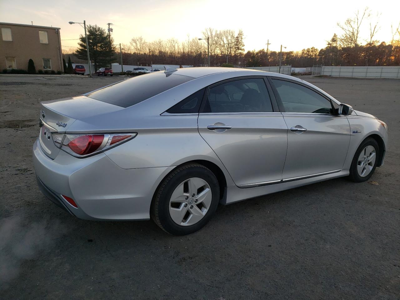 Obraz 3 z 2011 HYUNDAI SONATA HYBRID 2011 z VIN KMHEC4A48BA004411