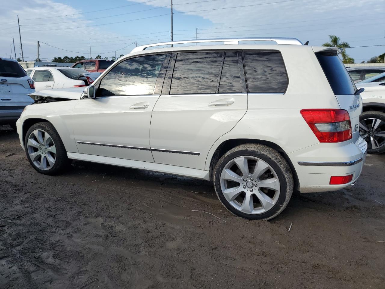 Image 2 of 2010 MERCEDES-BENZ GLK 350 4MATIC 2010 with VIN WDCGG8HB4AF367961