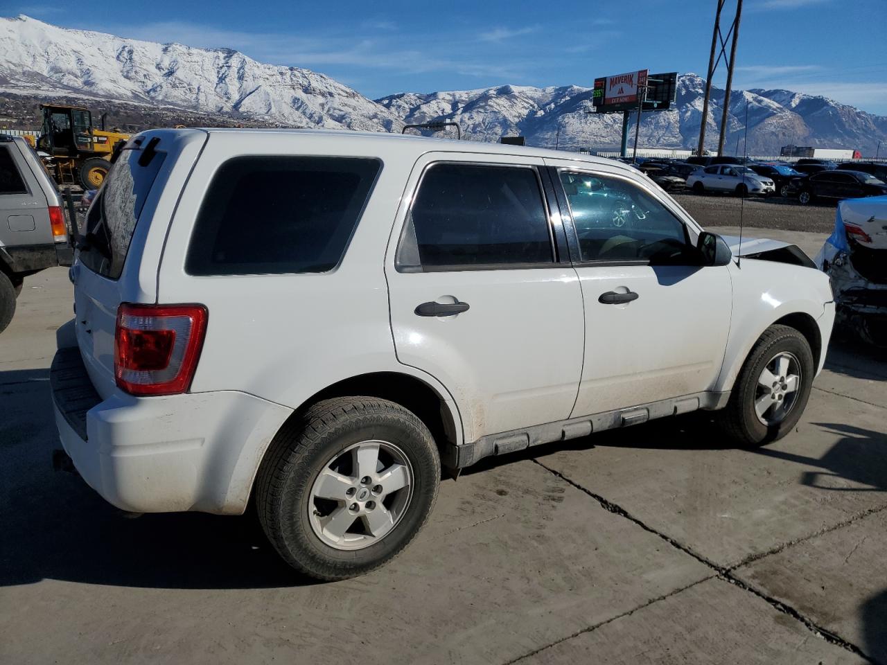Изображение 3 2010 FORD ESCAPE XLS 2010 с VIN 1FMCU0C73AKD33577