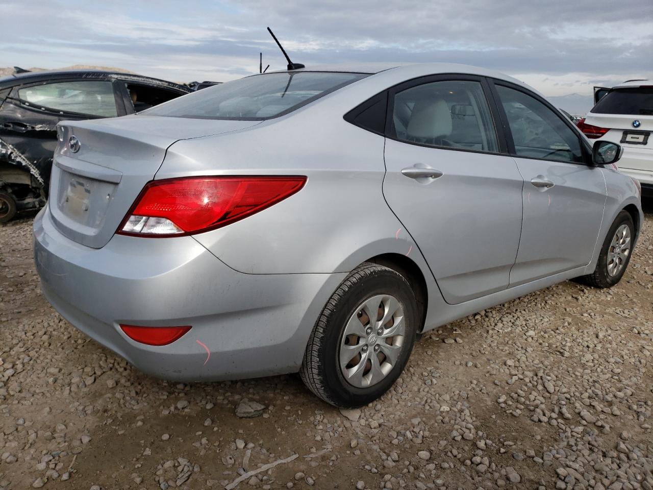 Image 3 of 2016 HYUNDAI ACCENT SE 2016 with VIN KMHCT4AE0GU072417