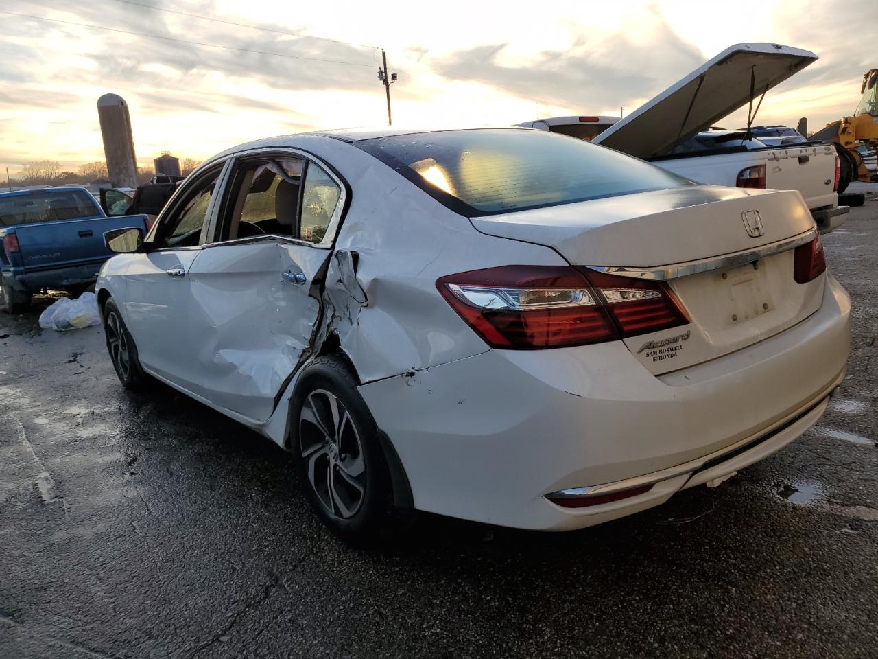 Изображение 2 2017 HONDA ACCORD LX 2017 с VIN 1HGCR2F36HA146748