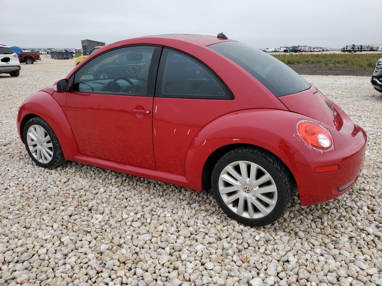Image 2 of 2008 VOLKSWAGEN NEW BEETLE S 2008 with VIN 3VWRW31C68M521388