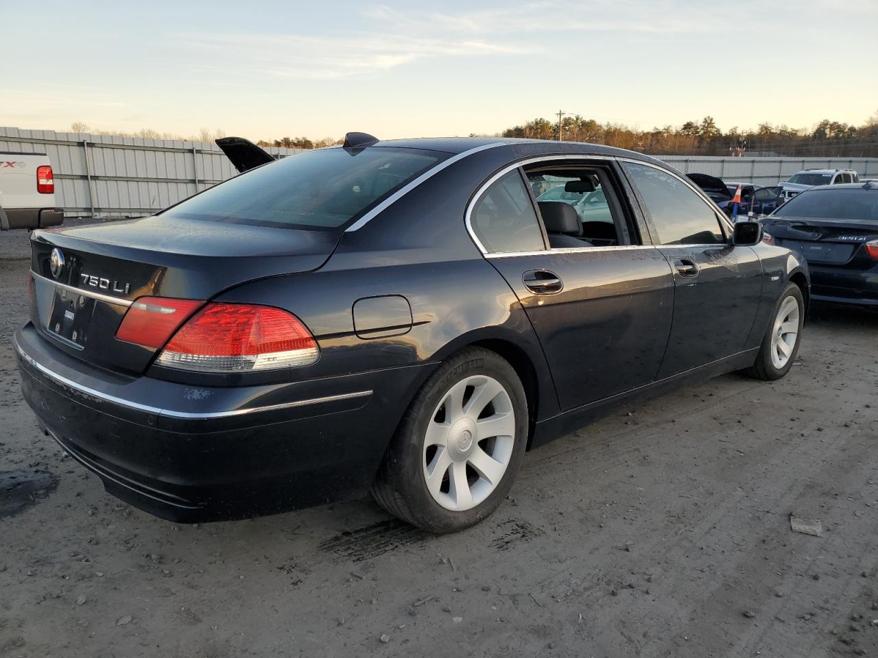 Obraz 3 z 2006 BMW 750 LI 2006 z VIN WBAHN835X6DT36845