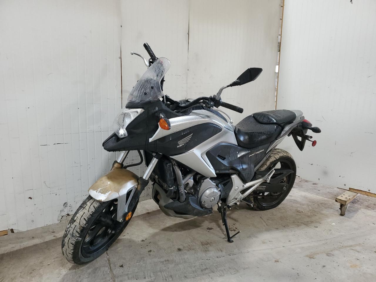 Изображение 2 2013 HONDA NC700X  2013 с VIN JH2RC6355DK100086
