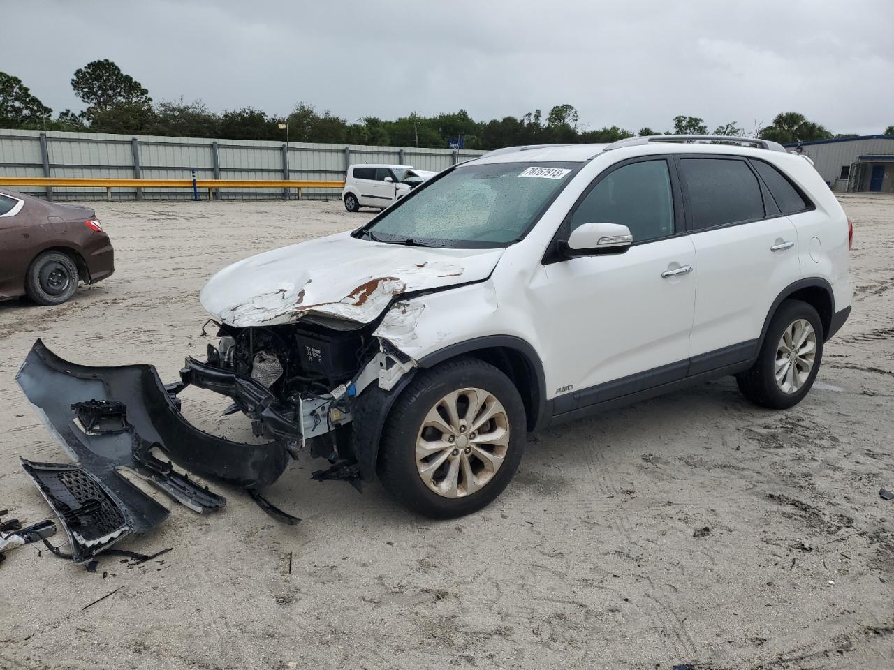 Image 1 of 2015 KIA SORENTO EX 2015 with VIN 5XYKUDA75FG653555