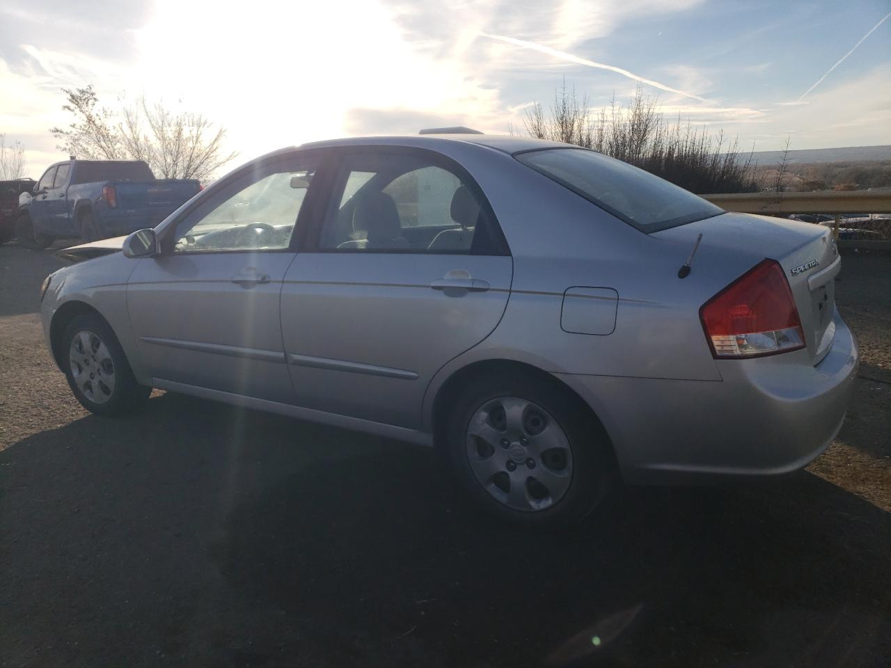 Obraz 2 z 2009 KIA SPECTRA EX 2009 z VIN KNAFE221095614427