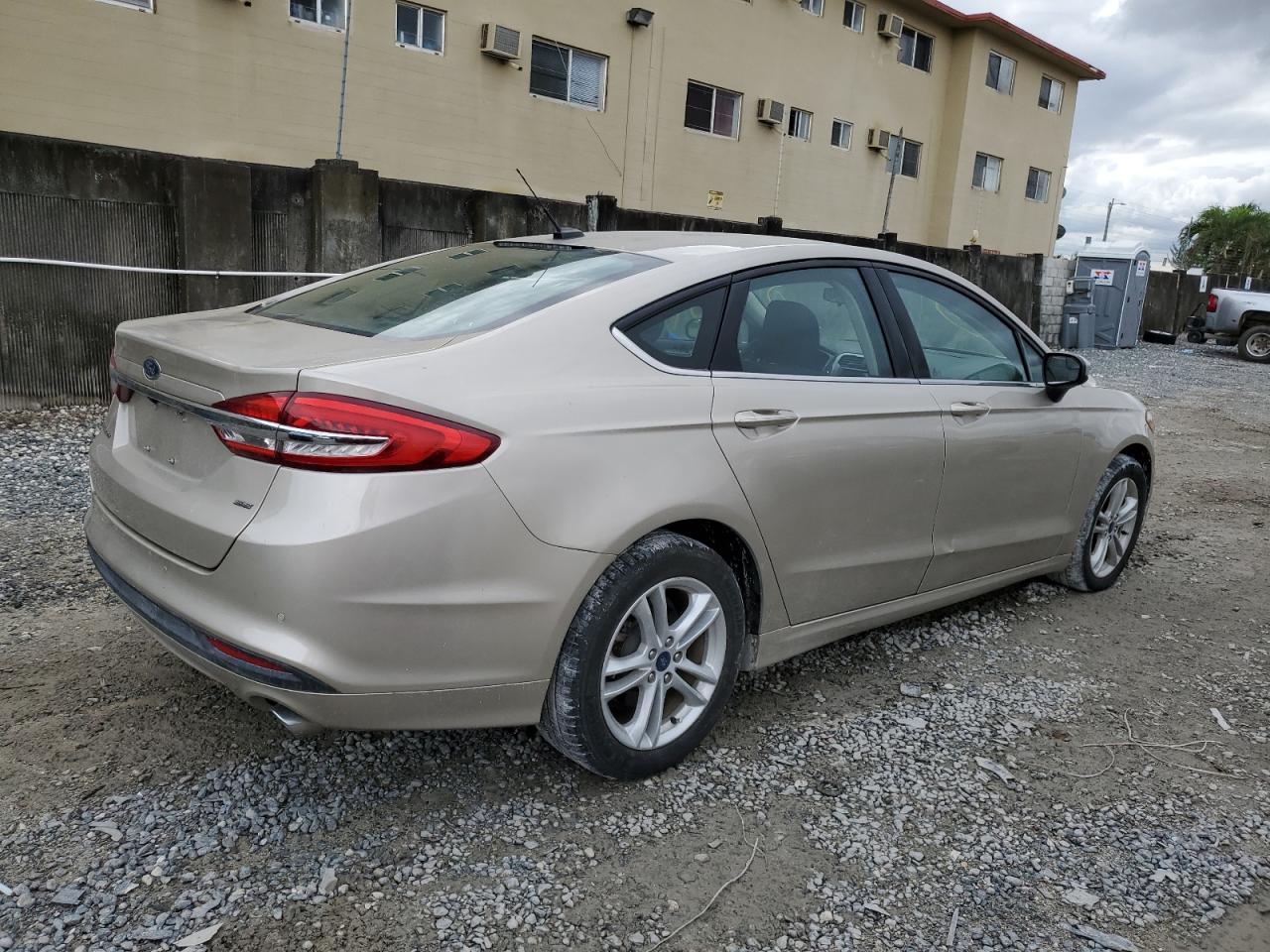 Image 3 of 2018 FORD FUSION SE 2018 with VIN 3FA6P0H7XJR113162