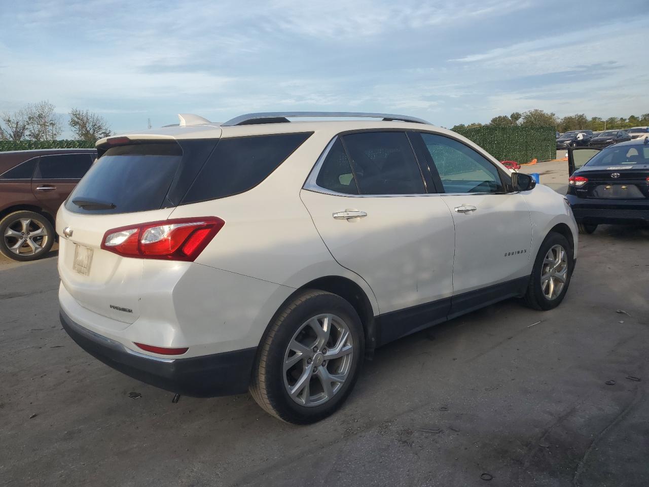 Obraz 3 z 2019 CHEVROLET EQUINOX PREMIER 2019 z VIN 2GNAXNEV2K6226317
