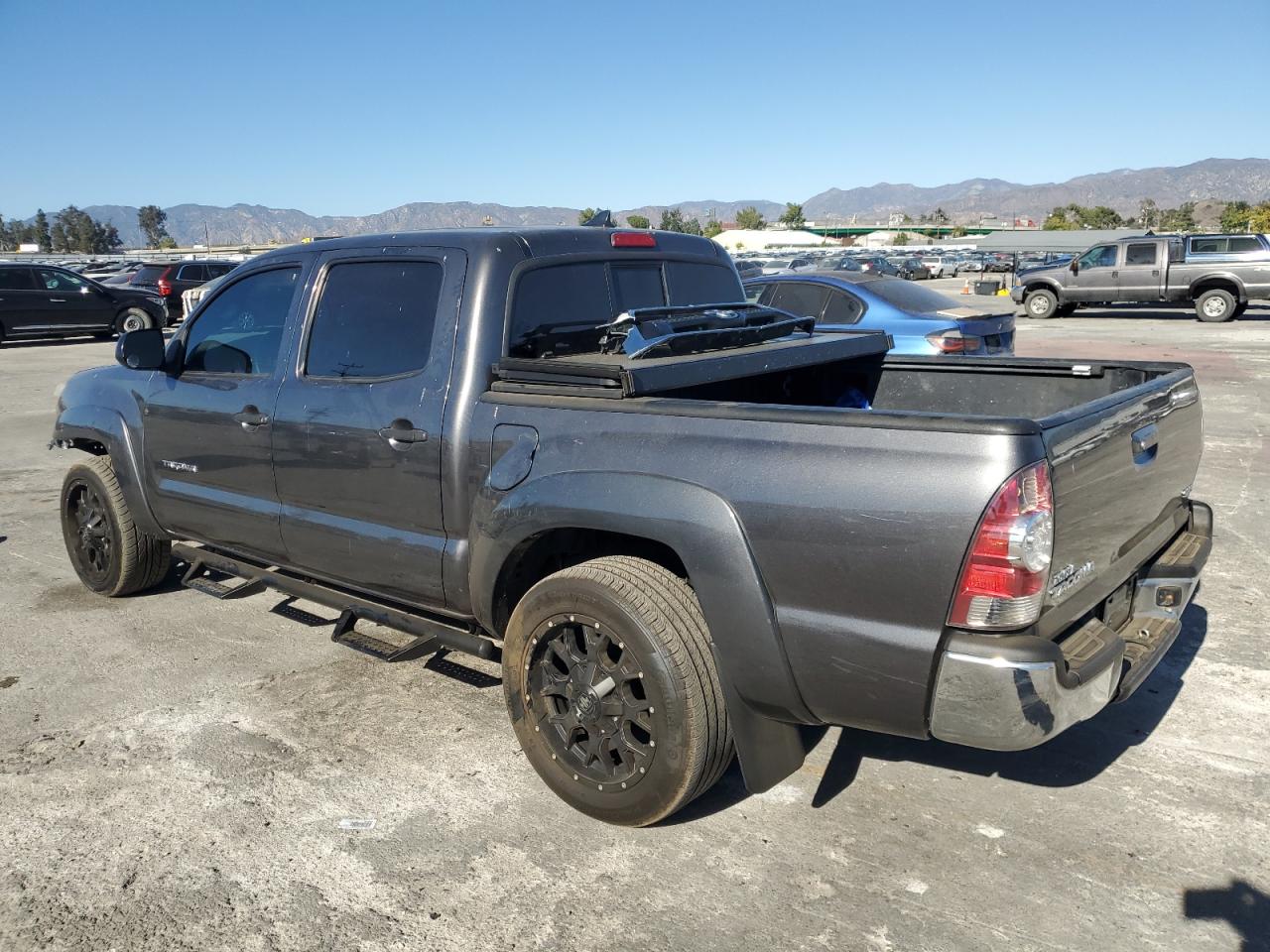 Изображение 2 2012 TOYOTA TACOMA DOUBLE CAB 2012 с VIN 5TFJX4CN2CX015092