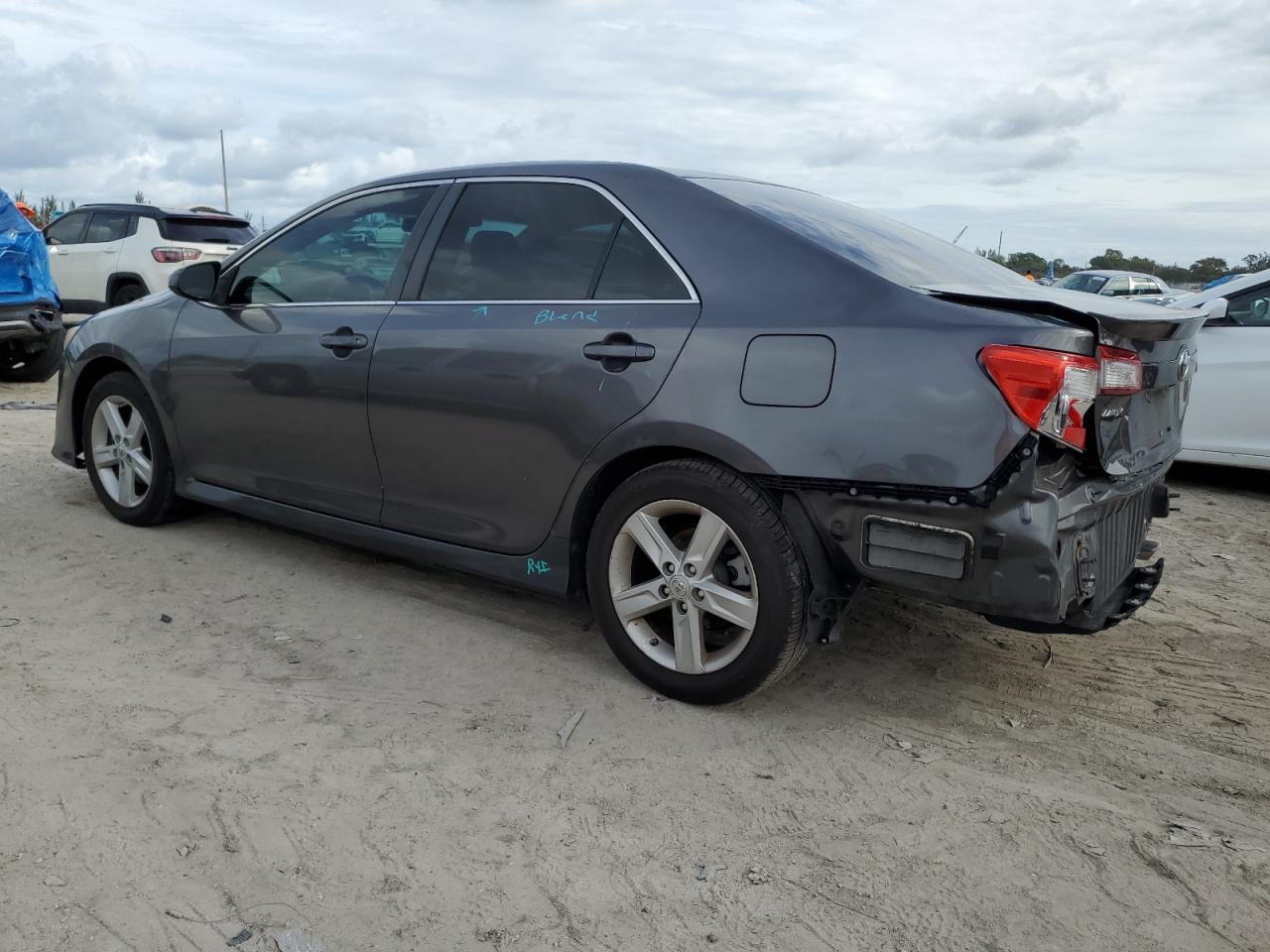 Изображение 2 2013 TOYOTA CAMRY L 2013 с VIN 4T1BF1FKXDU687231