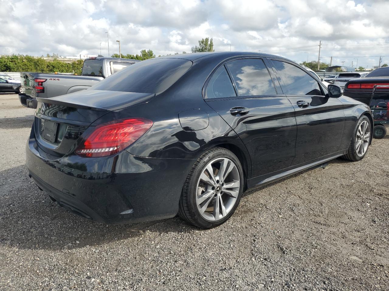 Изображение 3 2020 MERCEDES-BENZ C 300 2020 с VIN 55SWF8DB7LU331830