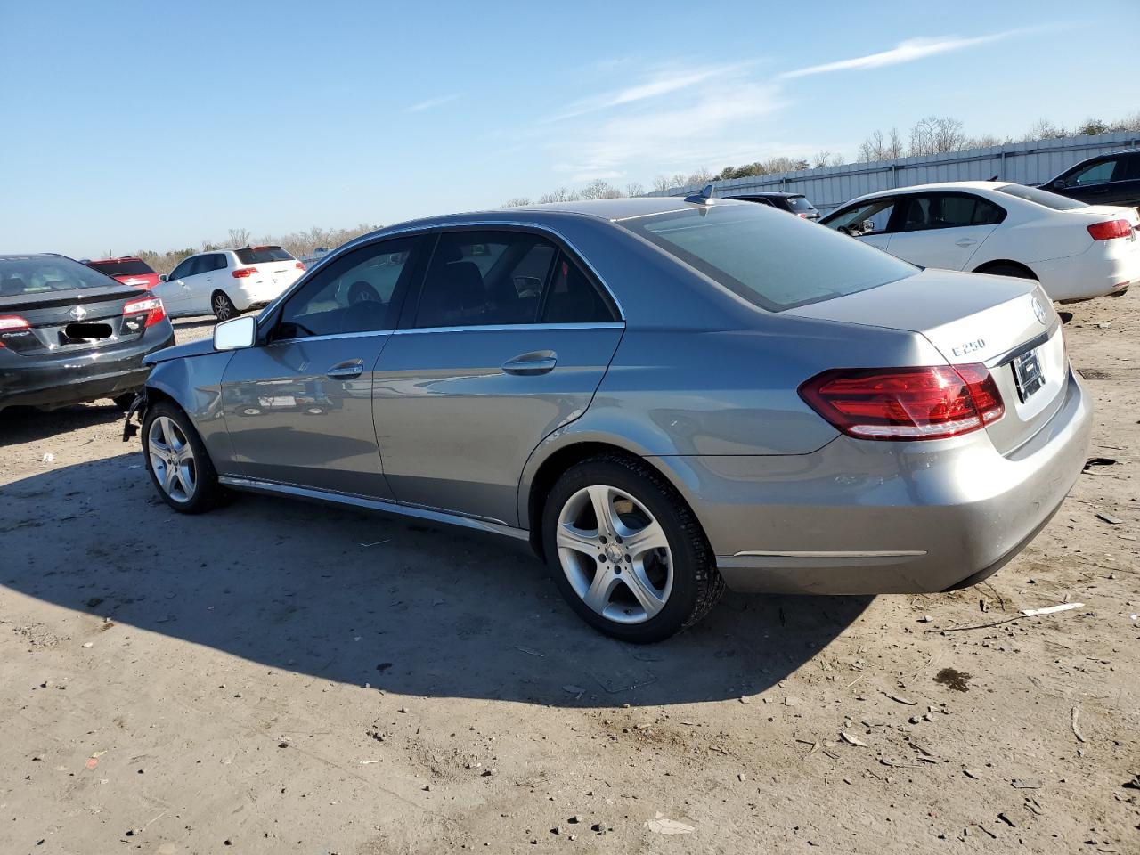 Obraz 2 z 2014 MERCEDES-BENZ E 250 BLUETEC 2014 z VIN WDDHF9HB1EA922182
