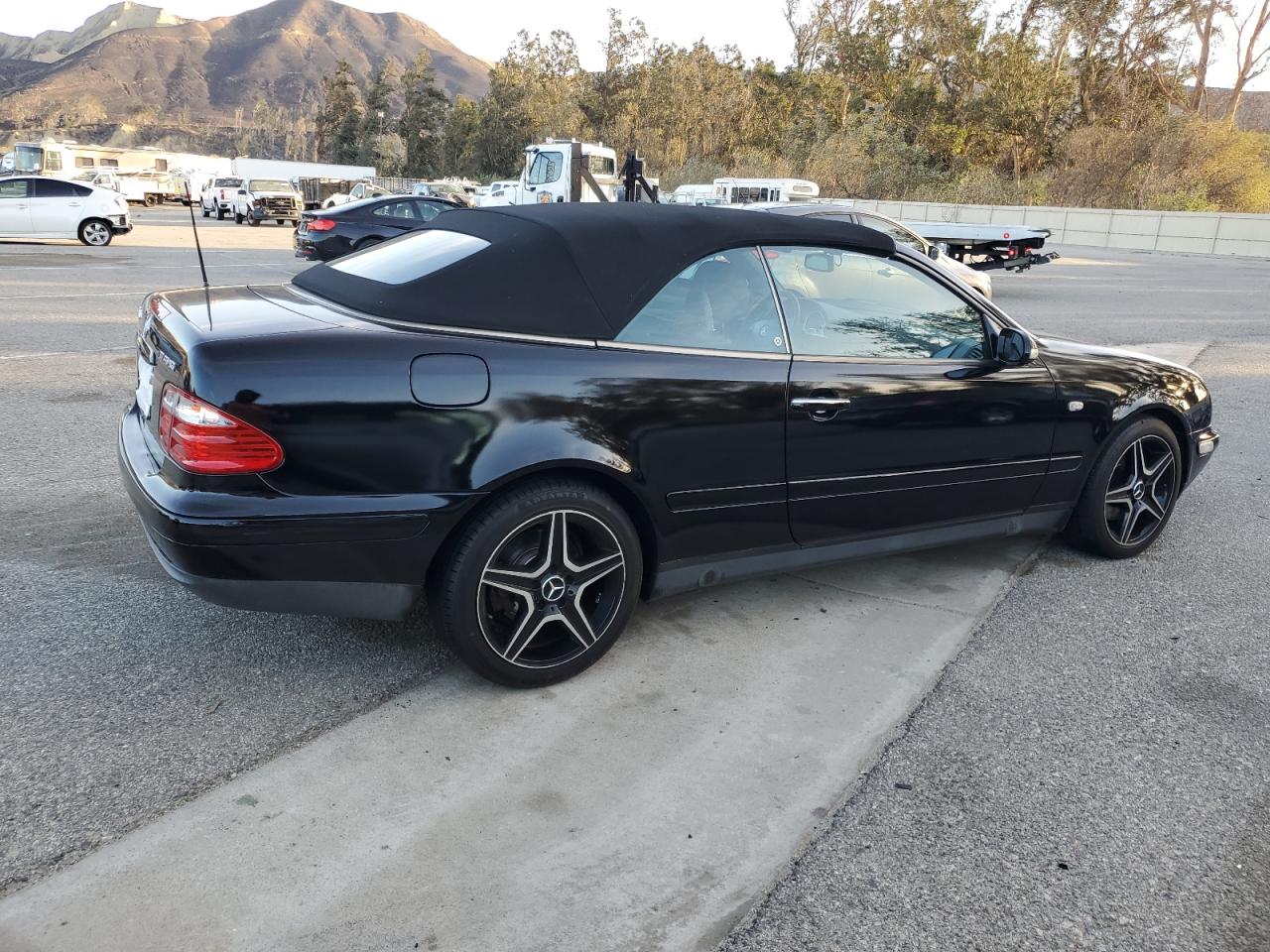 Image 3 of 1999 MERCEDES-BENZ CLK 320 1999 with VIN WDBLK65G2XT005336