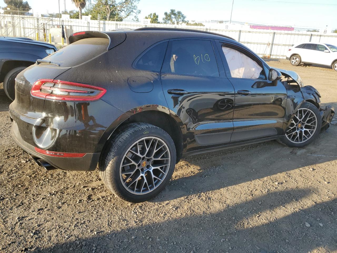 Изображение 3 2017 PORSCHE MACAN  2017 с VIN WP1AA2A51HLB01113