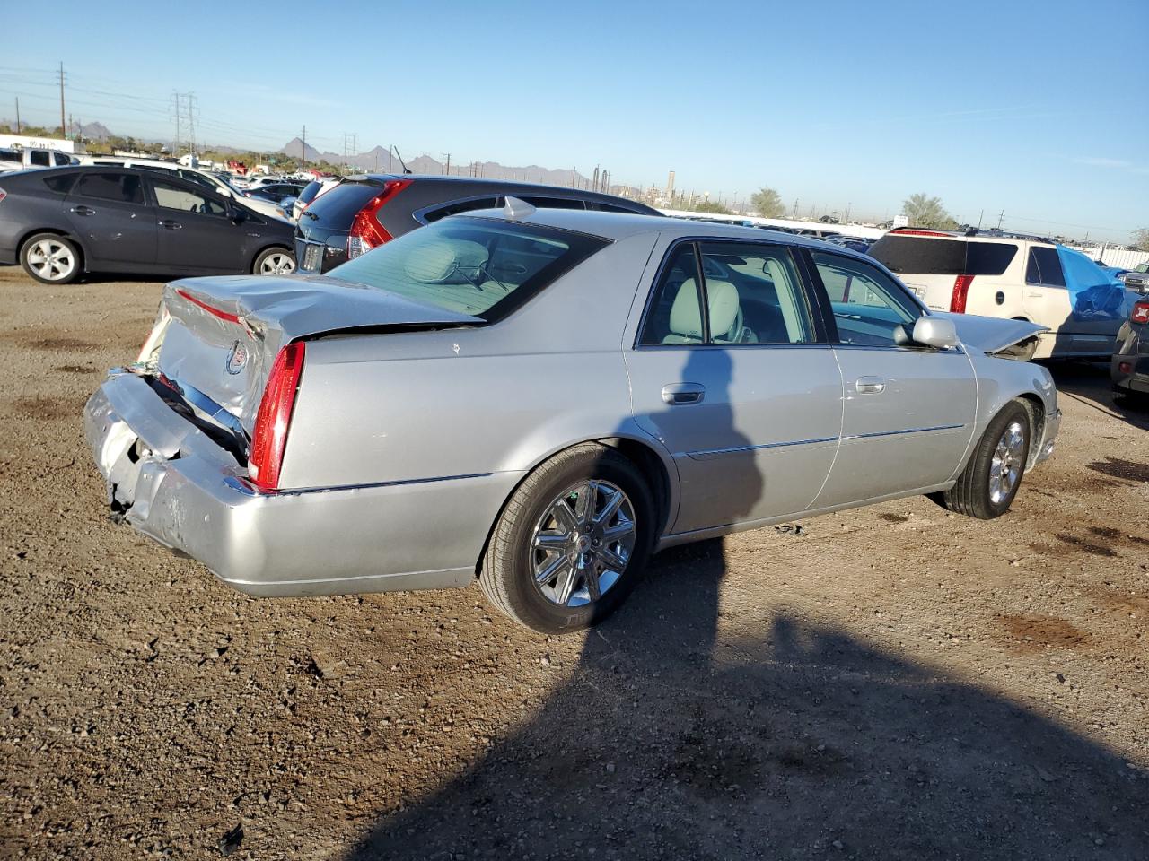Image 3 of 2011 CADILLAC DTS PREMIUM COLLECTION 2011 with VIN 1G6KH5E64BU113072