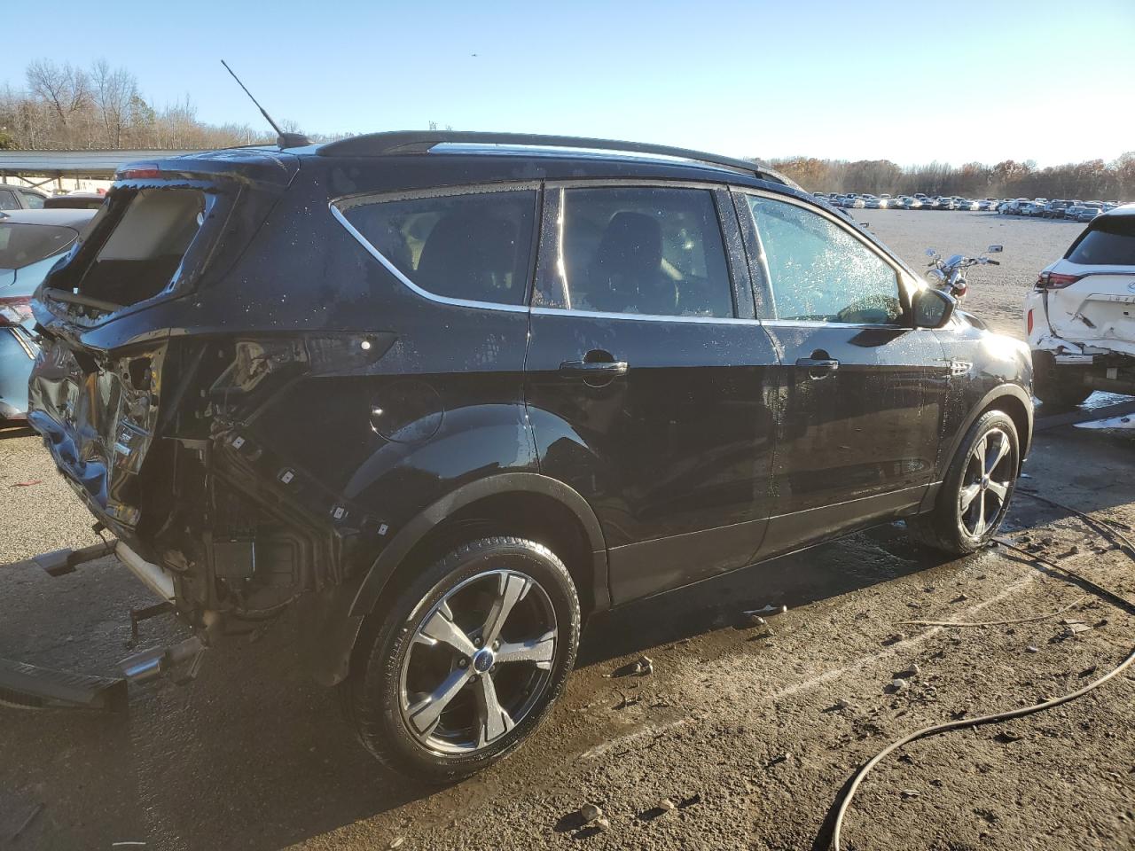Image 3 of 2017 FORD ESCAPE SE 2017 with VIN 1FMCU0GD3HUF05685
