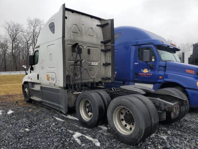 Image 3 of 2016 FREIGHTLINER CASCADIA 125  2016 with VIN 3AKJGLBG4GSHT7271