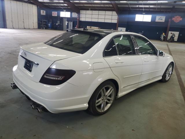 Obraz 3 z 2013 MERCEDES-BENZ C 300 4MATIC 2013 z VIN WDDGF8AB8DG121129