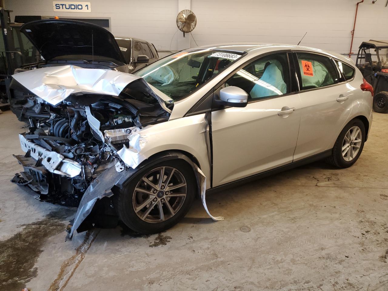 Image 1 of 2015 FORD FOCUS SE 2015 with VIN 1FADP3K28FL276078