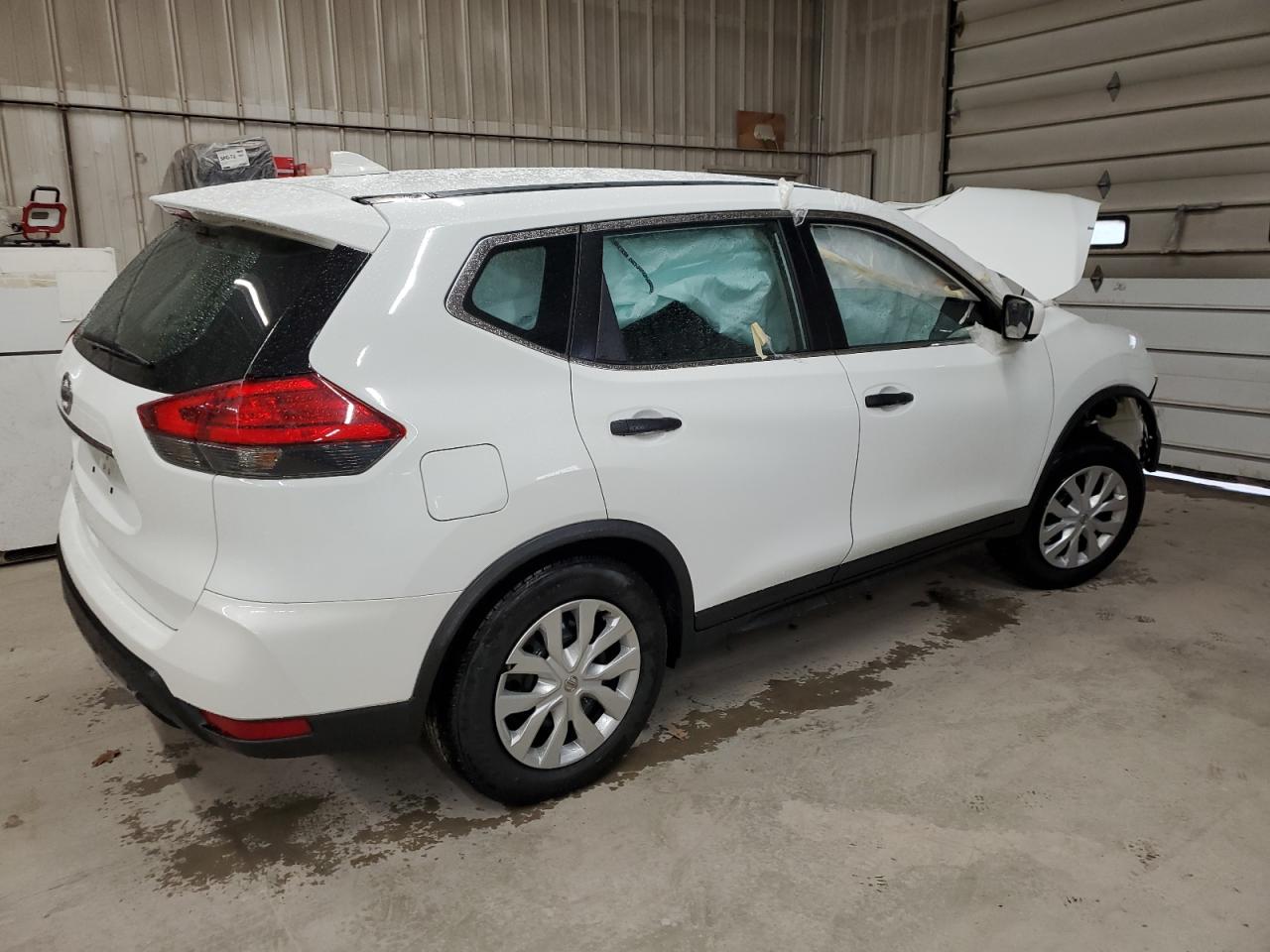 Image 3 of 2017 NISSAN ROGUE S 2017 with VIN KNMAT2MT9HP558430