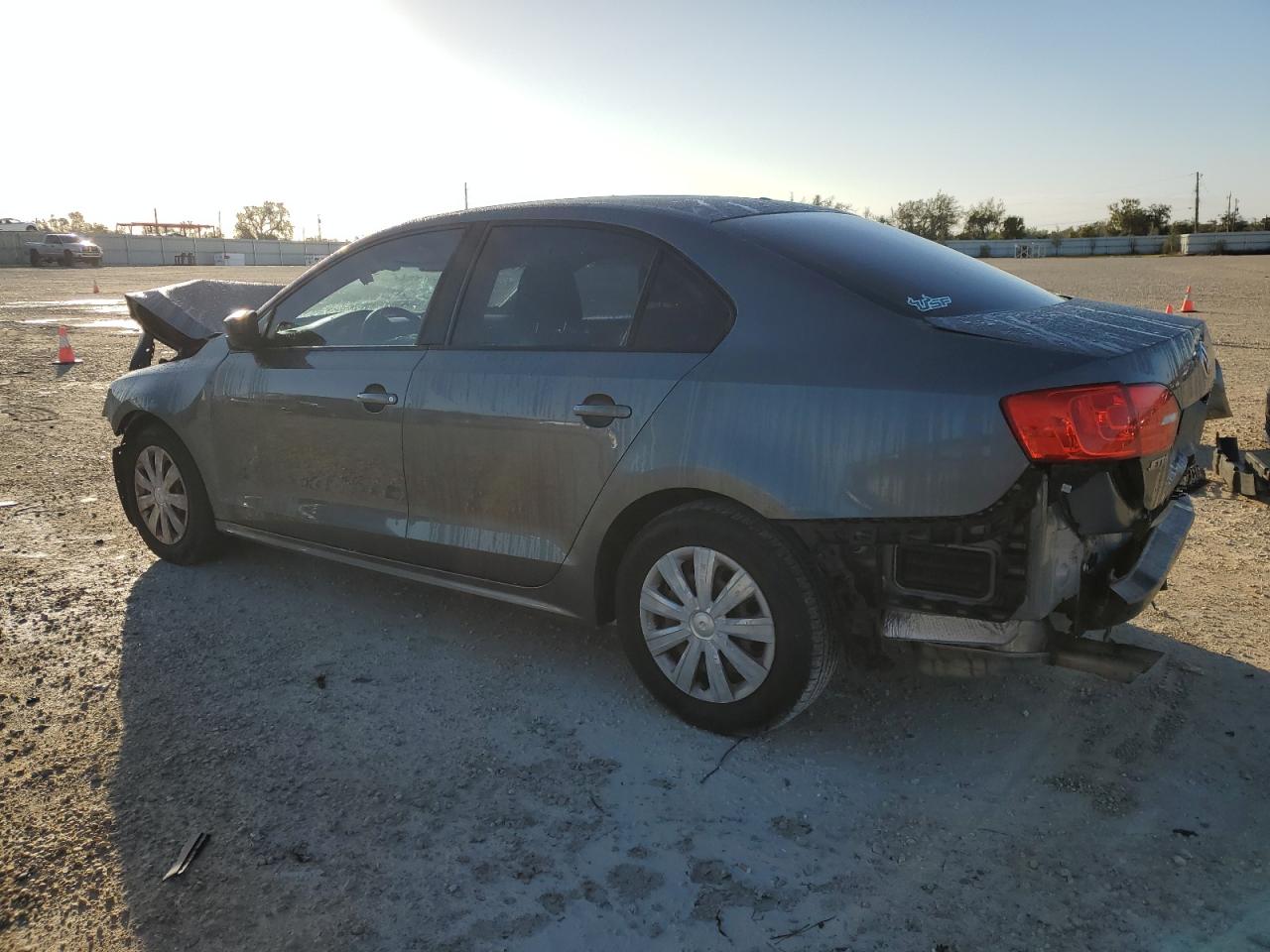 Изображение 2 2013 VOLKSWAGEN JETTA BASE 2013 с VIN 3VW2K7AJ3DM269175