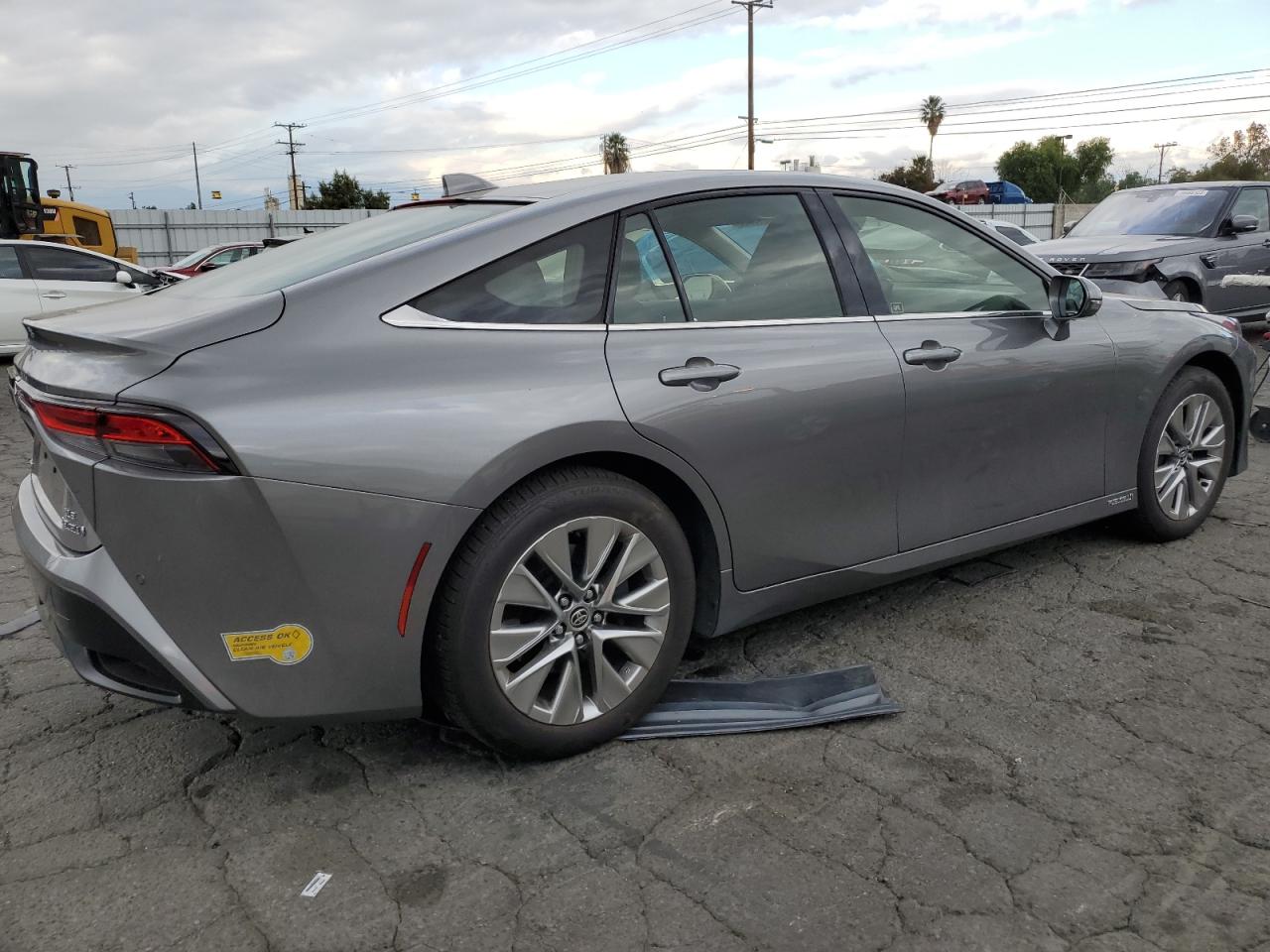 Obraz 3 z 2022 TOYOTA MIRAI LE 2022 z VIN JTDAAAAA1NA004364