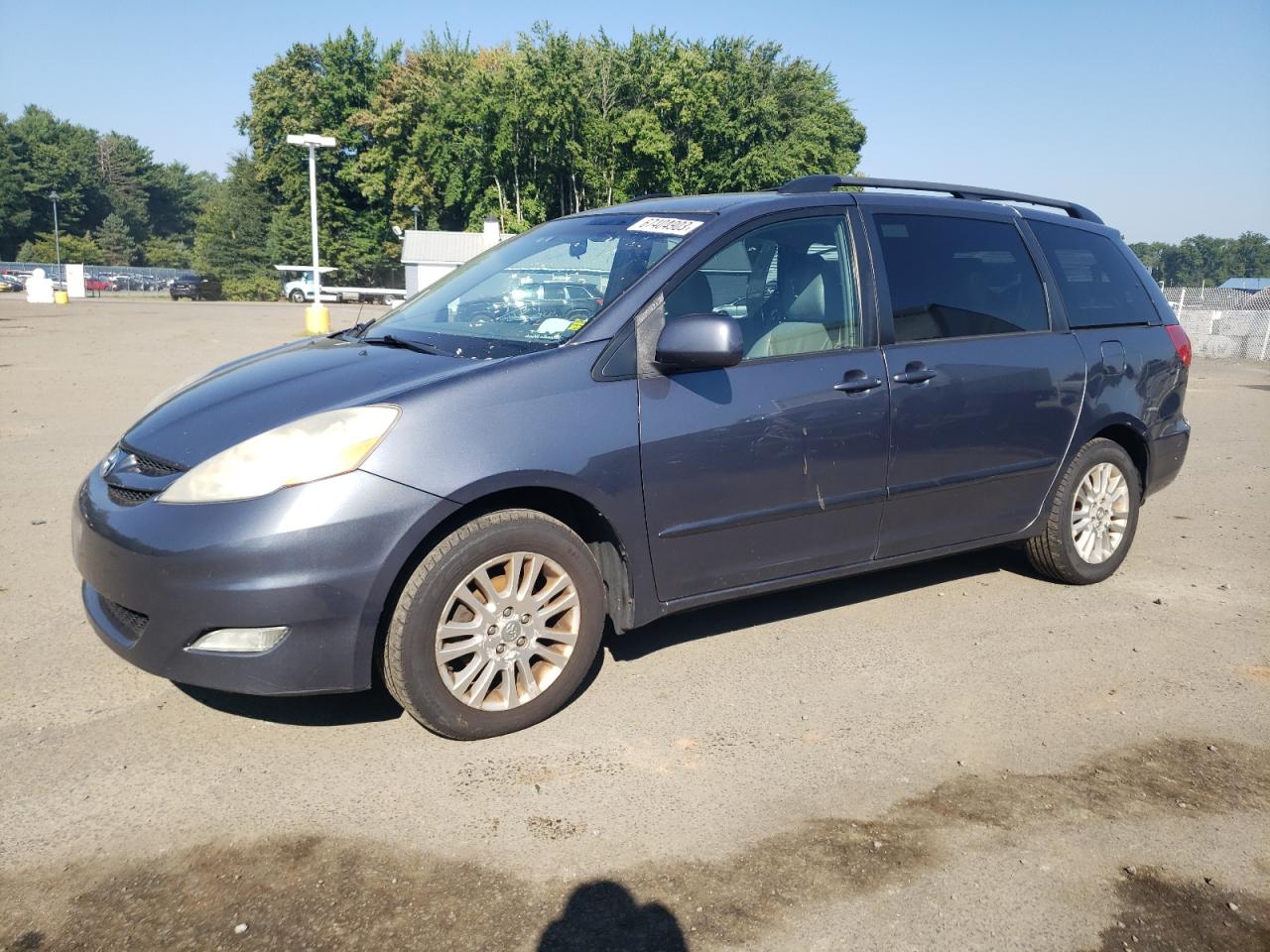 Image 1 of 2010 TOYOTA SIENNA XLE 2010 with VIN 5TDYK4CC2AS299080