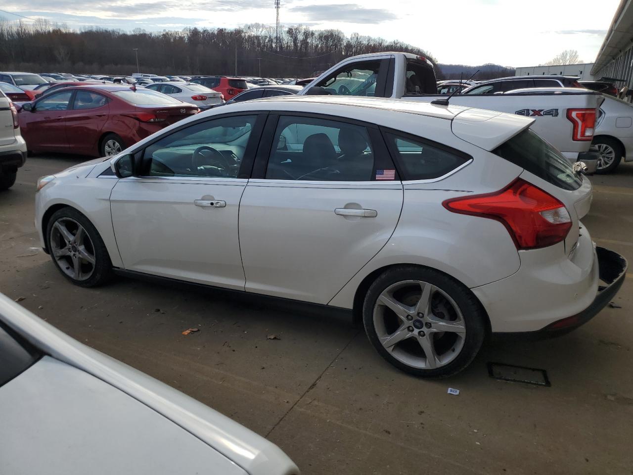 Image 2 of 2014 FORD FOCUS TITANIUM 2014 with VIN 1FADP3N23EL188937