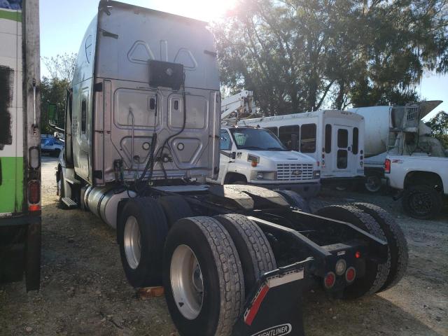 Image 3 of 2020 FREIGHTLINER CASCADIA 126  2020 with VIN 1FUJHHDR9LLLX4669