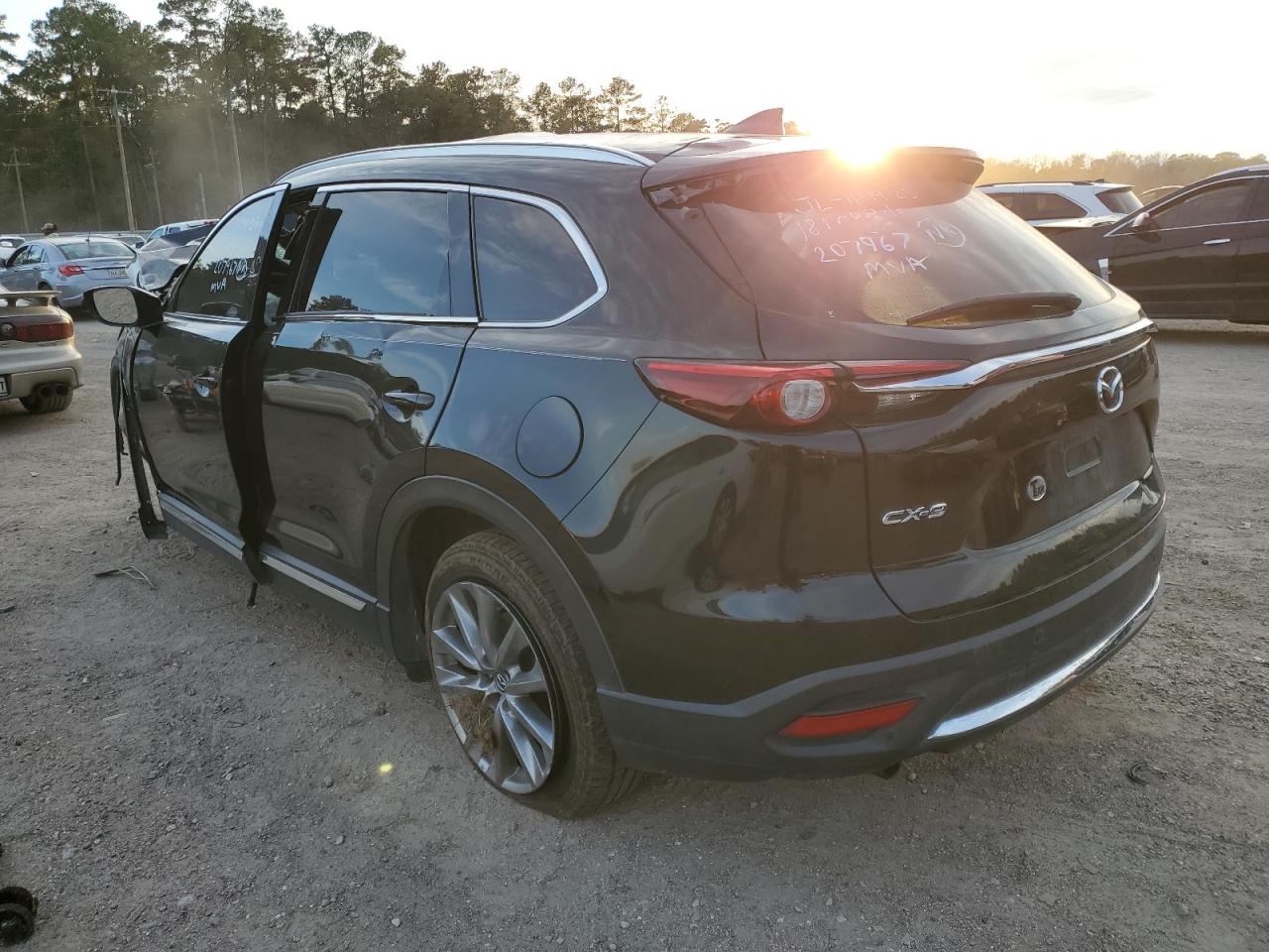 Image 2 of 2018 MAZDA CX-9 GRAND TOURING 2018 with VIN JM3TCADY1J0207967
