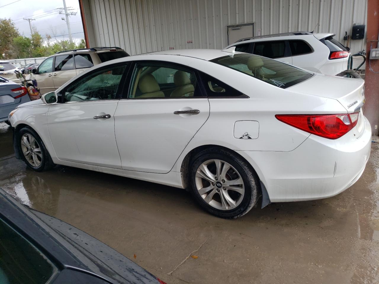 Image 2 of 2013 HYUNDAI SONATA SE 2013 with VIN 5NPEC4AC7DH526213