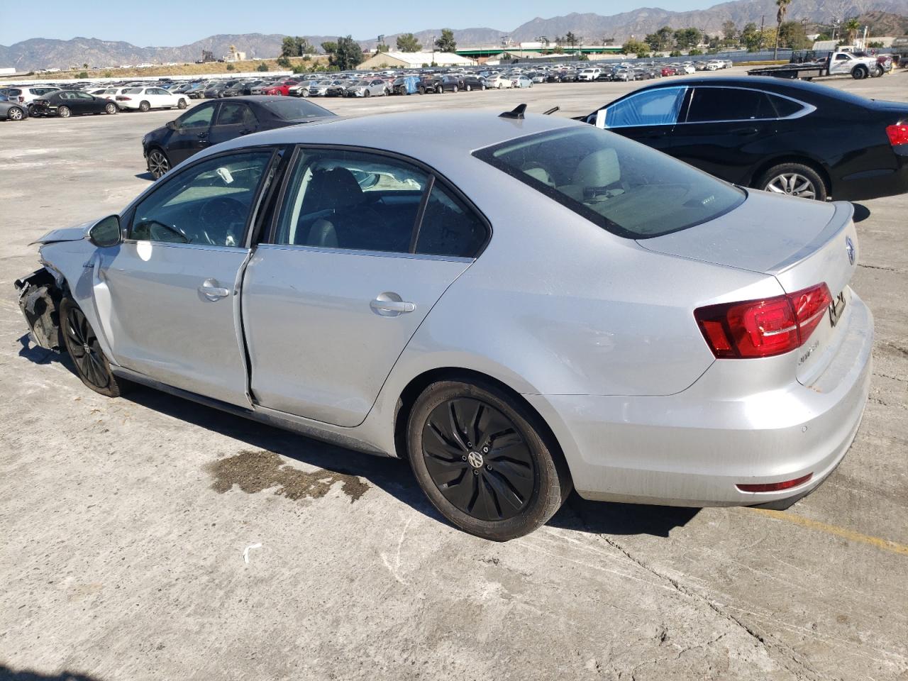 Image 2 of 2015 VOLKSWAGEN JETTA HYBRID 2015 with VIN 3VW637AJ7FM400853