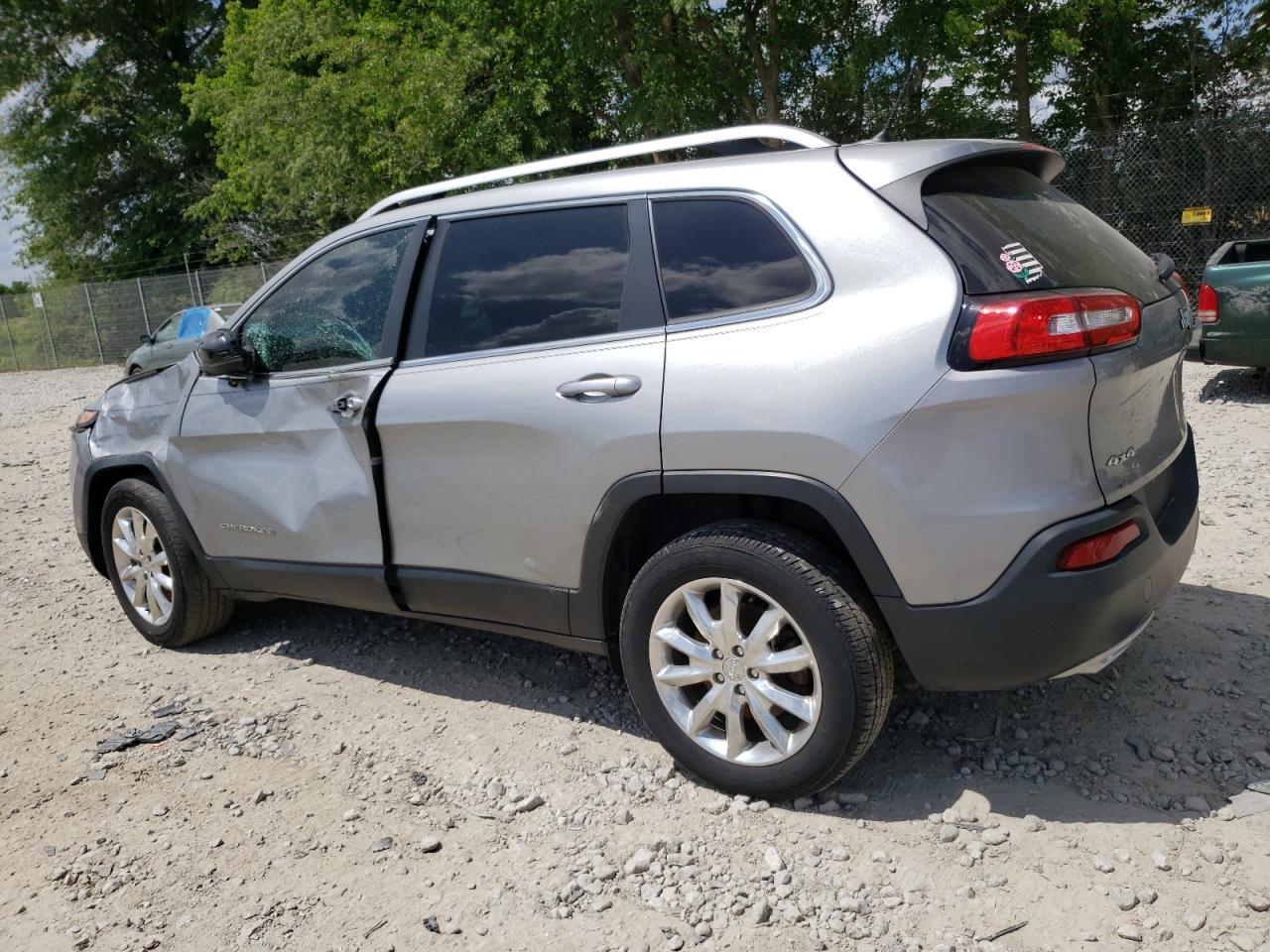 Image 2 of 2015 JEEP CHEROKEE LIMITED 2015 with VIN 1C4PJMDS2FW769927