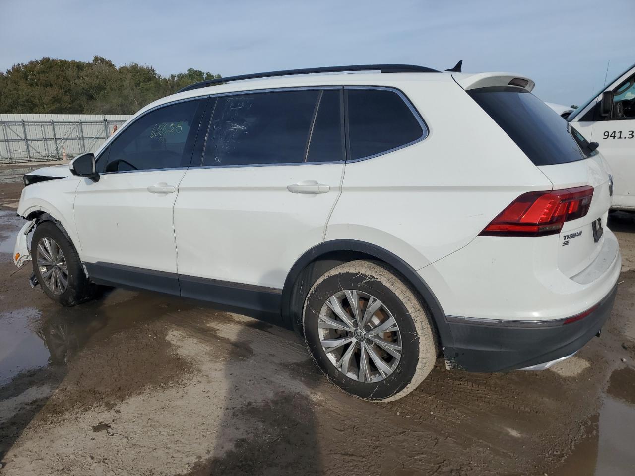 Image 2 of 2018 VOLKSWAGEN TIGUAN SE 2018 with VIN 3VV3B7AX6JM017302