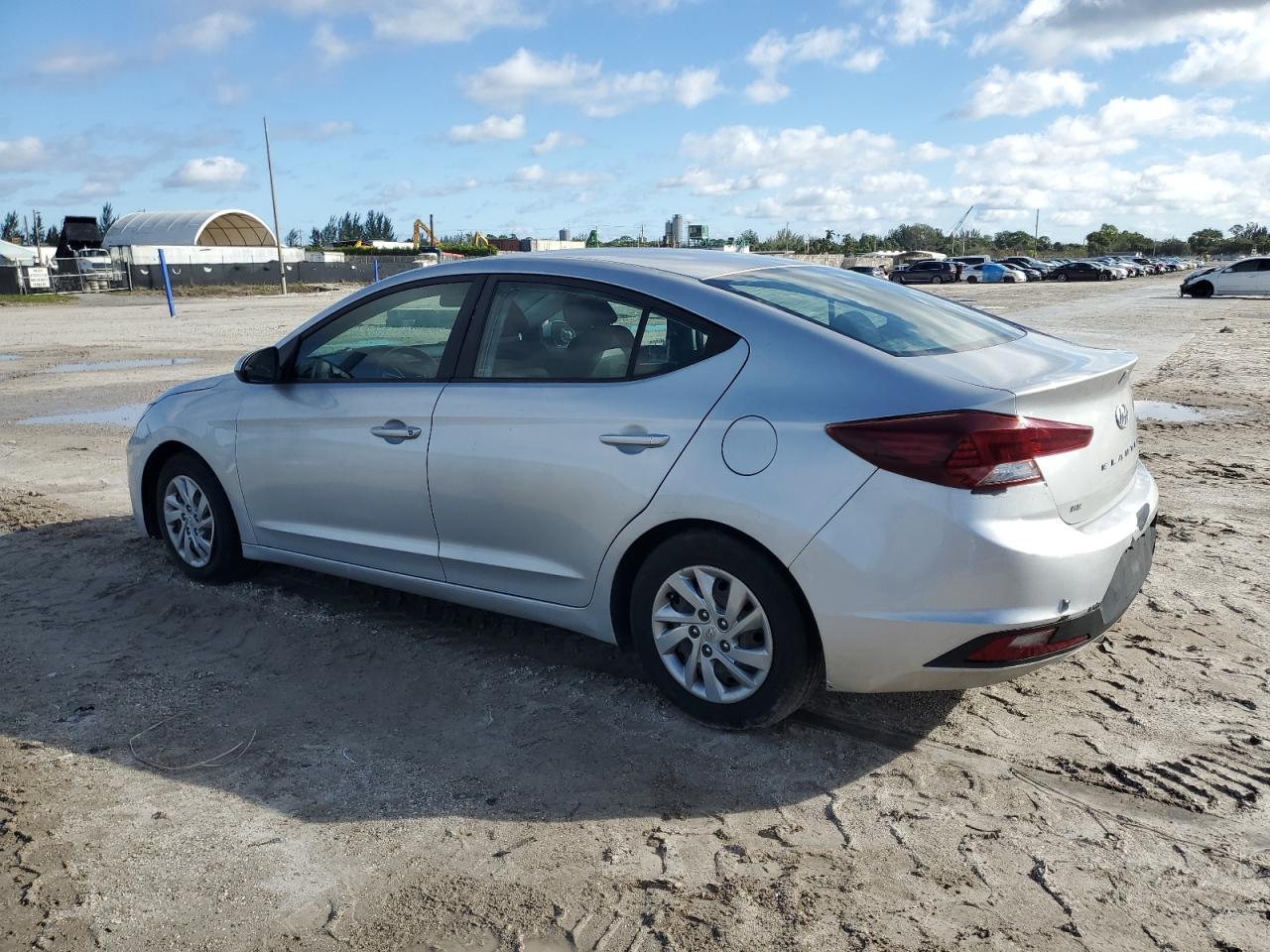 Obraz 2 z 2019 HYUNDAI ELANTRA SE 2019 z VIN KMHD74LF4KU767331
