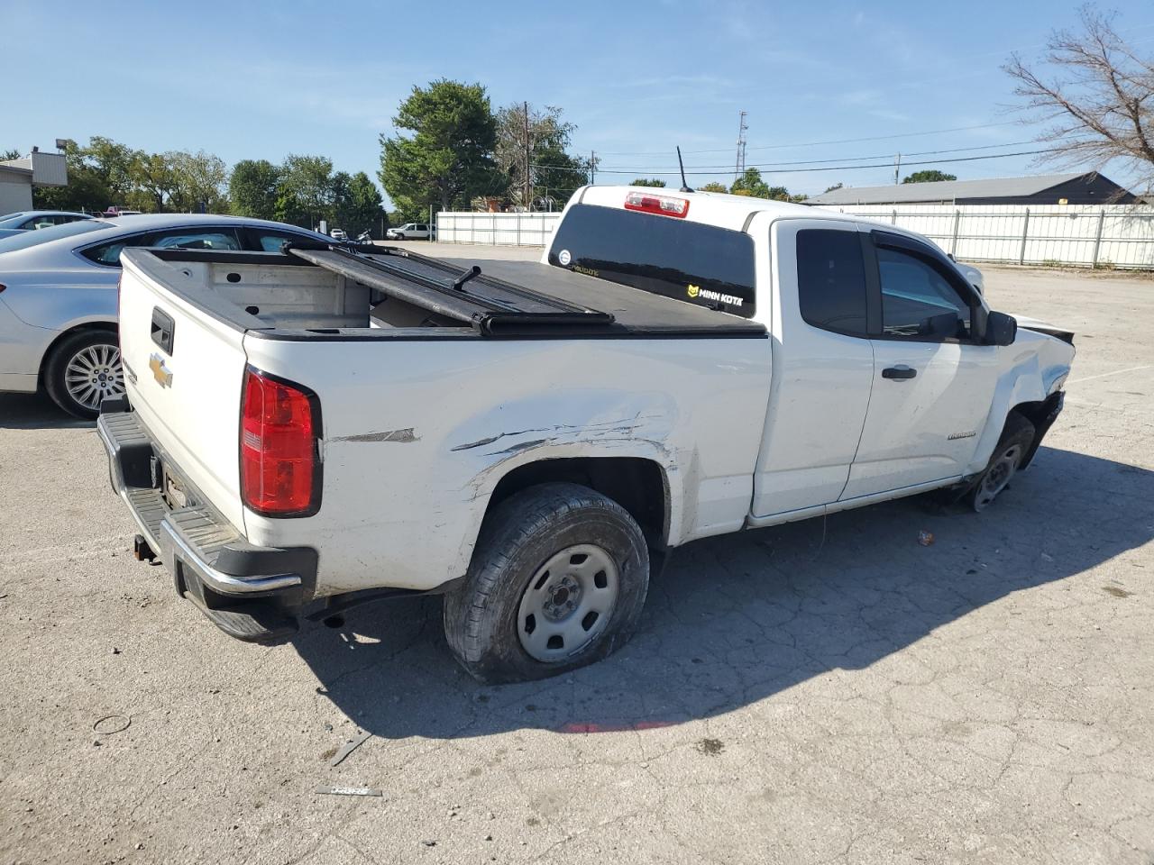 Image 3 of Chevrolet Colorado 2015 with VIN 1GCHSAEA5F1143050