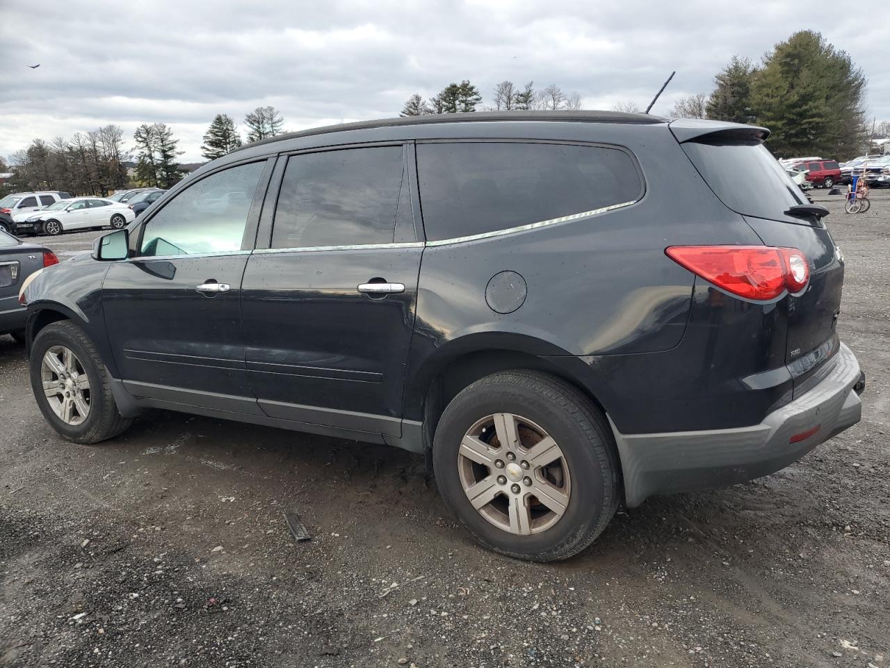 Image 2 of 2011 CHEVROLET TRAVERSE LT 2011 with VIN 1GNKVGED2BJ311156