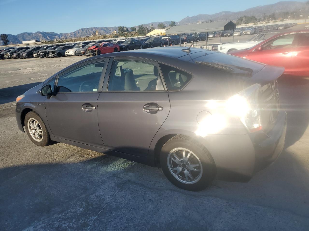 Изображение 2 2011 TOYOTA PRIUS  2011 с VIN JTDKN3DUXB0255847