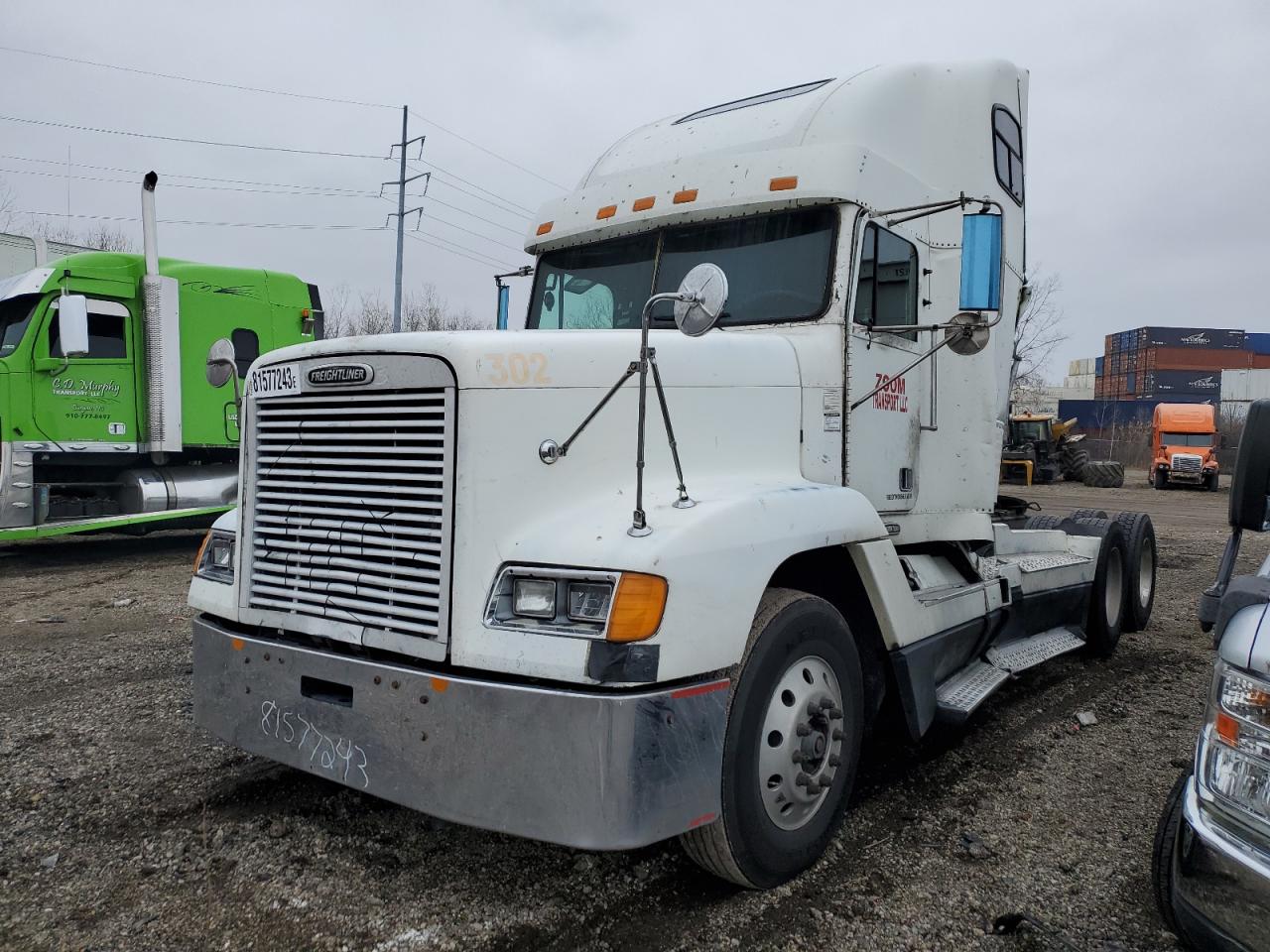 Image 2 of 1998 FREIGHTLINER CONVENTIONAL FLD120 1998 with VIN 2FUYDSEB5WA911184