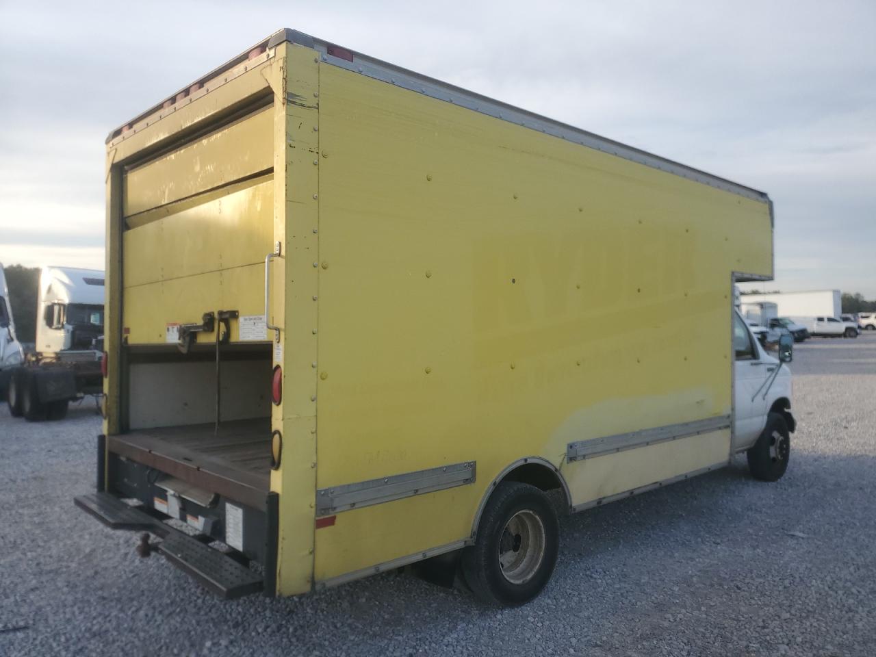 Image 3 of 1995 FORD ECONOLINE E350 CUTAWAY VAN 1995 with VIN 1FDKE37G9SHA58980