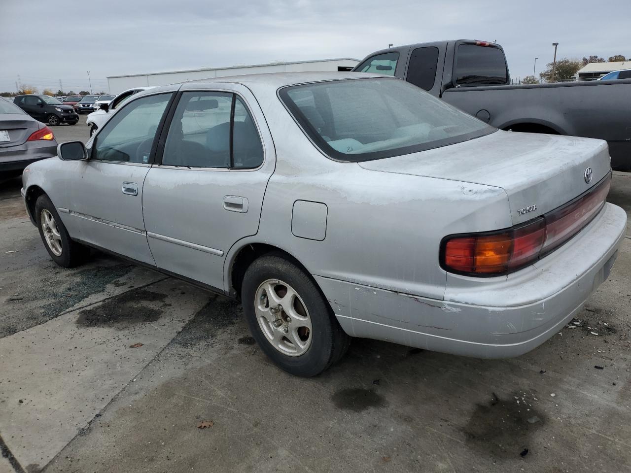 Image 2 of 1993 TOYOTA CAMRY LE 1993 with VIN JT2SK12EXP0098653