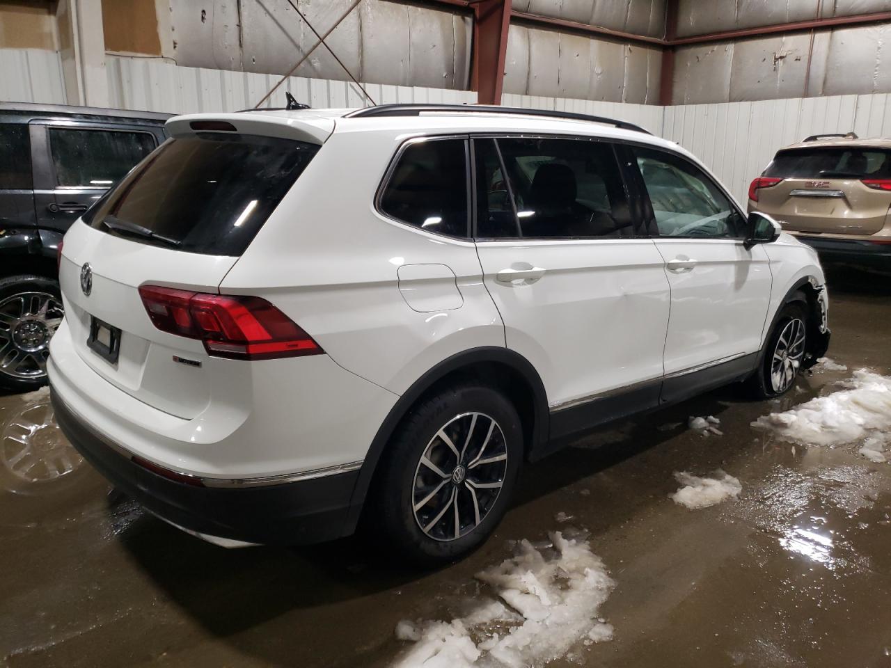 Obraz 3 z 2021 VOLKSWAGEN TIGUAN SE 2021 z VIN 3VV2B7AX3MM085363