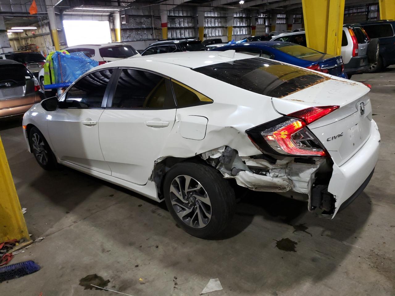 Image 2 of 2018 HONDA CIVIC EX 2018 with VIN 19XFC2F87JE009975