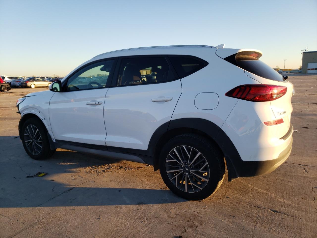 Obraz 2 z 2021 HYUNDAI TUCSON LIMITED 2021 z VIN KM8J33ALXMU336223